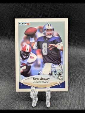 1990 Fleer Troy Aikman #384 2nd Year Football Card Dallas Cowboys HOF